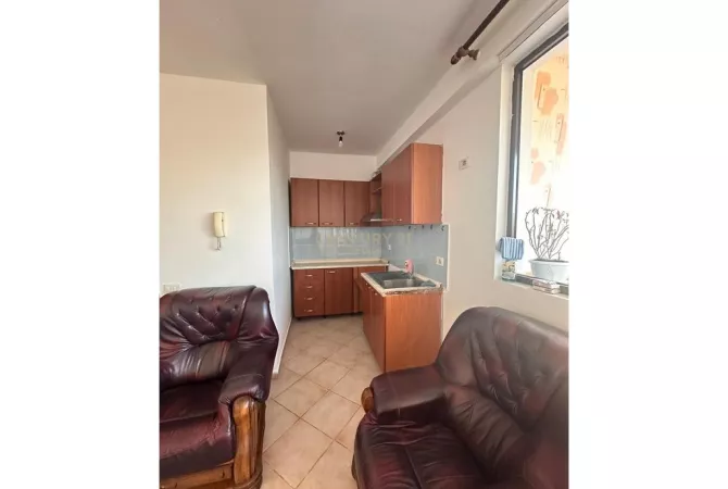Shtepi me qera 1+1 ne Tirane - 450 Euro