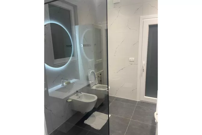 Shtepi me qera 2+1 ne Tirane - 680 Euro