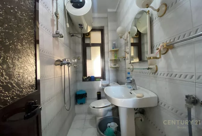 Shtepi me qera Apartament ne Tirane, 1+1, Mobilimi E mobiluar, Pagesa 500  Euro.