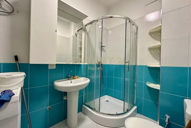 Shtepi me qera Apartament ne Tirane, 3+1, Mobilimi E mobiluar, Pagesa 750  Euro.