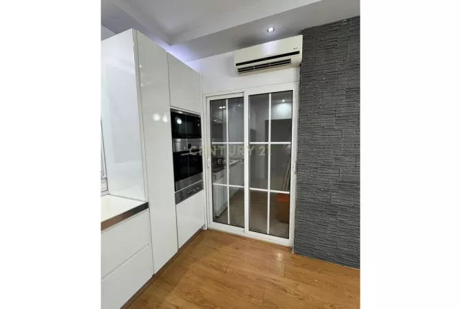 Shtepi me qera Apartament ne Tirane, 2+1, Mobilimi E mobiluar, Pagesa 500  Euro.