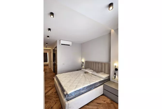 Shtepi me qera Apartament ne Tirane, 3+1, Mobilimi E mobiluar, Pagesa 2,200  Euro.