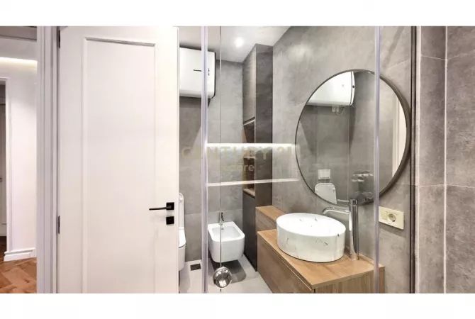 Shtepi me qera Apartament ne Tirane, 3+1, Mobilimi E mobiluar, Pagesa 2,200  Euro.