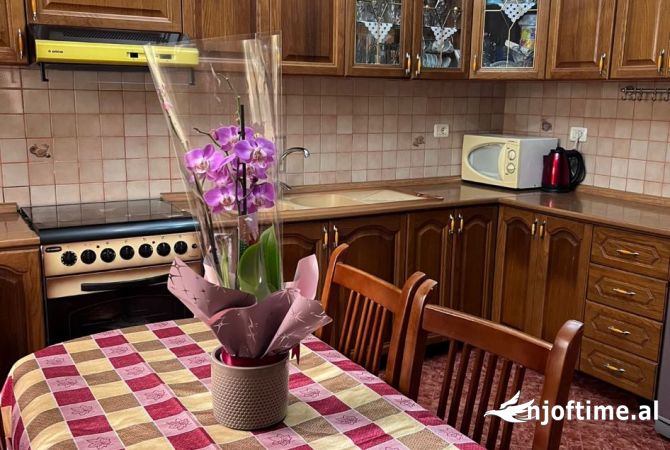 Shtepi me qera 2+1 ne Tirane - 460 Euro