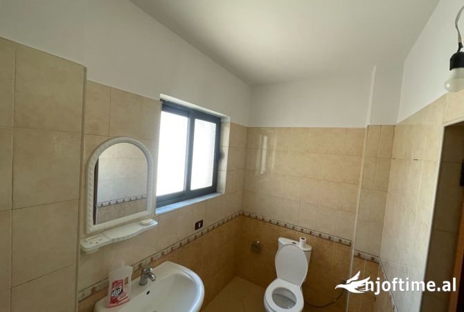 Shtepi me qera 2+1 ne Tirane - 550 Euro