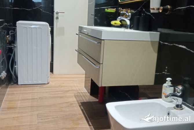 Shtepi ne shitje 2+1 ne Tirane - 275,000 Euro