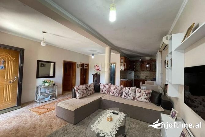 Shtepi me qera 2+1 ne Tirane - 550 Euro