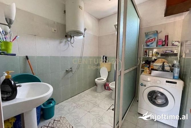 Shtepi me qera Shtepi Private ne Tirane, 2+1, Mobilimi E mobiluar, Pagesa 550  Euro.