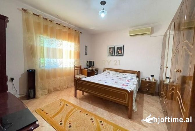 Shtepi me qera Shtepi Private ne Tirane, 2+1, Mobilimi E mobiluar, Pagesa 550  Euro.