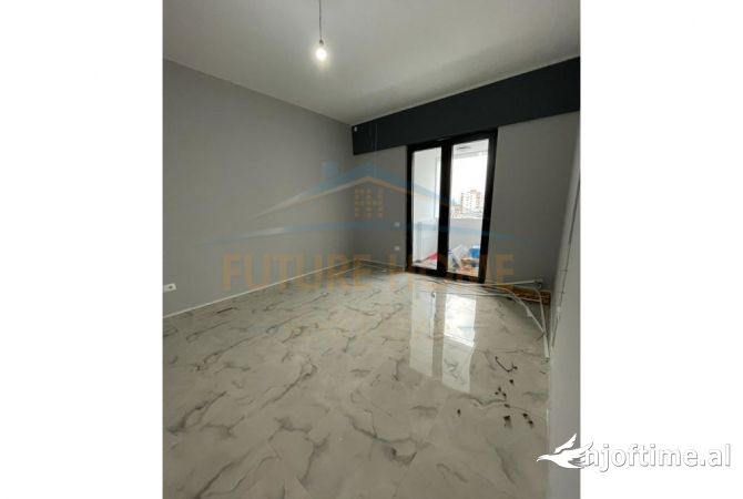 Shtepi me qera 2+1 ne Tirane - 920 Euro