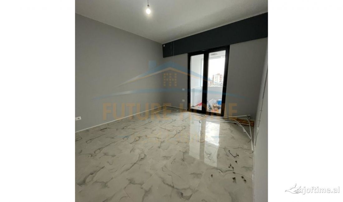 Shtepi me qera Apartament ne Tirane, 2+1, Mobilimi Bosh, pa mobiluar, Pagesa 920  Euro.