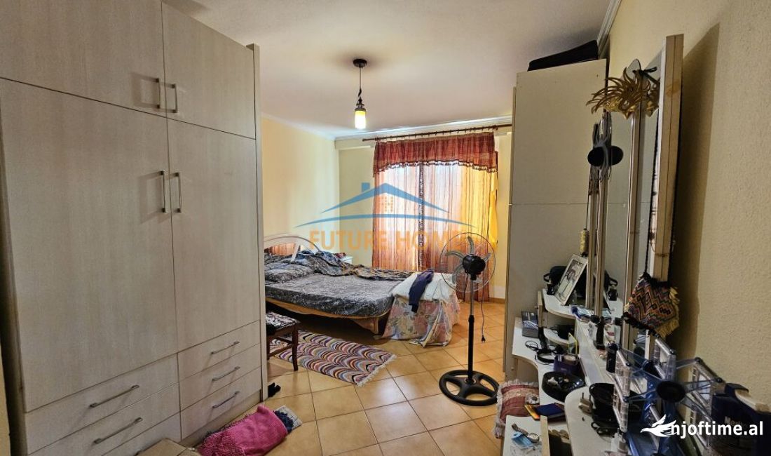 Shtepi ne shitje Apartament ne Tirane, 1+1, Mobilimi E mobiluar, Pagesa 120,000  Euro.