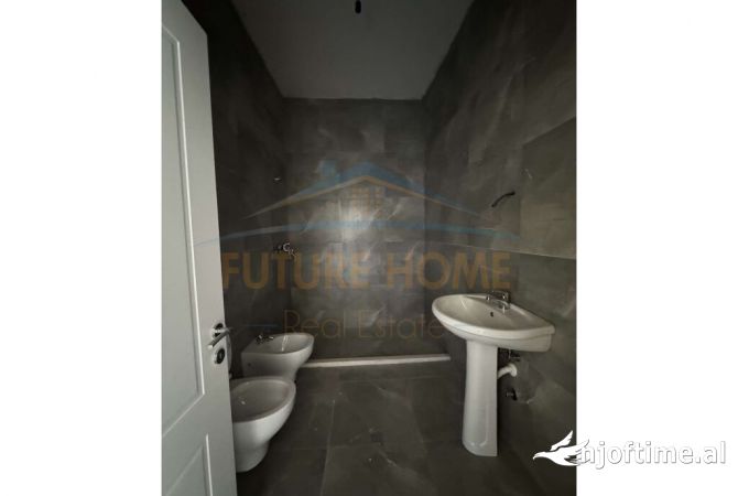 Shtepi me qera Apartament ne Tirane, 1+1, Mobilimi Bosh, pa mobiluar, Pagesa 400  Euro.