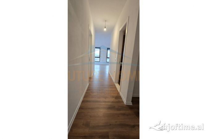 Shtepi me qera 2+1 ne Tirane - 700 Euro
