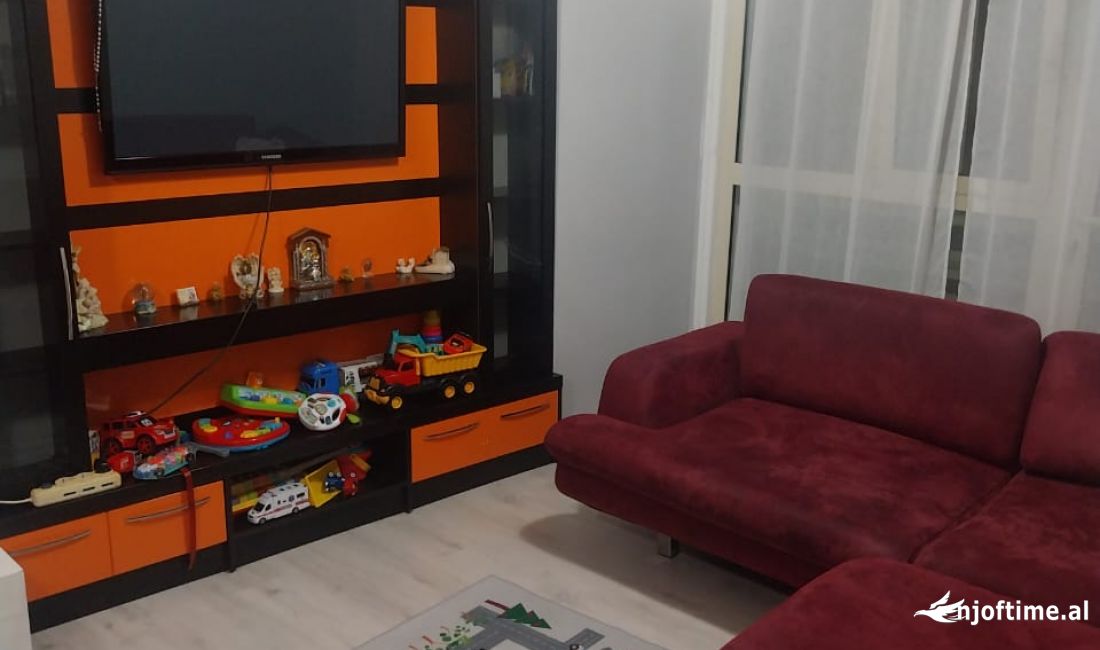 Shtepi me qera Apartament ne Tirane, 1+1, Mobilimi E mobiluar, Pagesa 400  Euro.