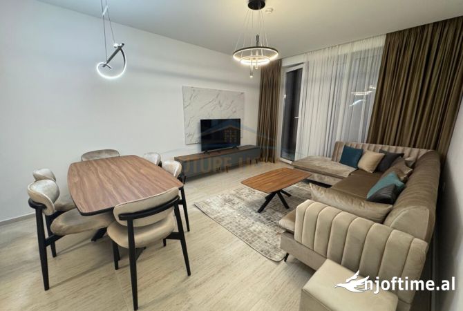 Shtepi me qera 2+1 ne Tirane - 1,800 Euro