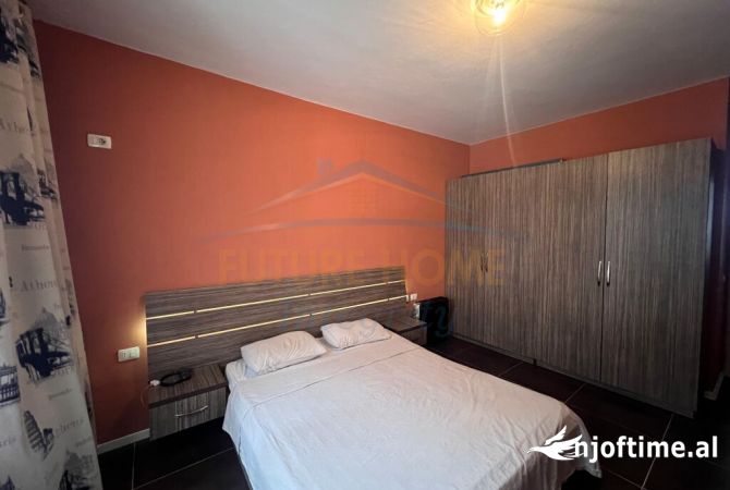 Shtepi ne shitje Apartament ne Tirane, 2+1, Mobilimi Pjeserisht e mobiluar, Pagesa 180,000  Euro.