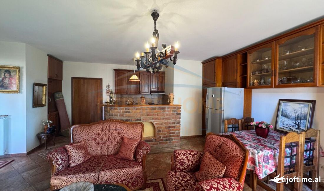 Shtepi me qera Apartament ne Tirane, 2+1, Mobilimi E mobiluar, Pagesa 750  Euro.