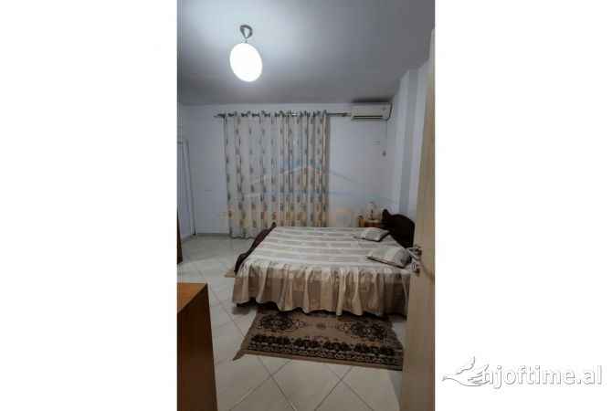 Shtepi ne shitje Apartament ne Tirane, 2+1, Mobilimi E mobiluar, Pagesa 151,000  Euro.