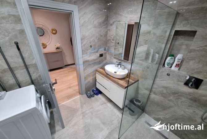 Shtepi me qera Apartament ne Tirane, 1+1, Mobilimi E mobiluar, Pagesa 1,000  Euro.