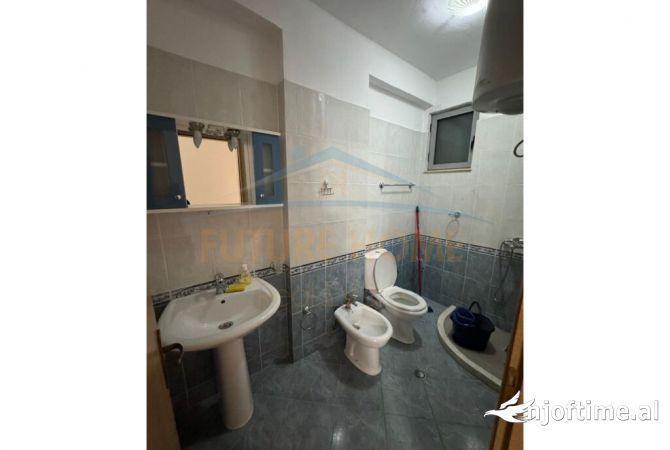Shtepi me qera Apartament ne Tirane, 2+1, Mobilimi E mobiluar, Pagesa 530  Euro.