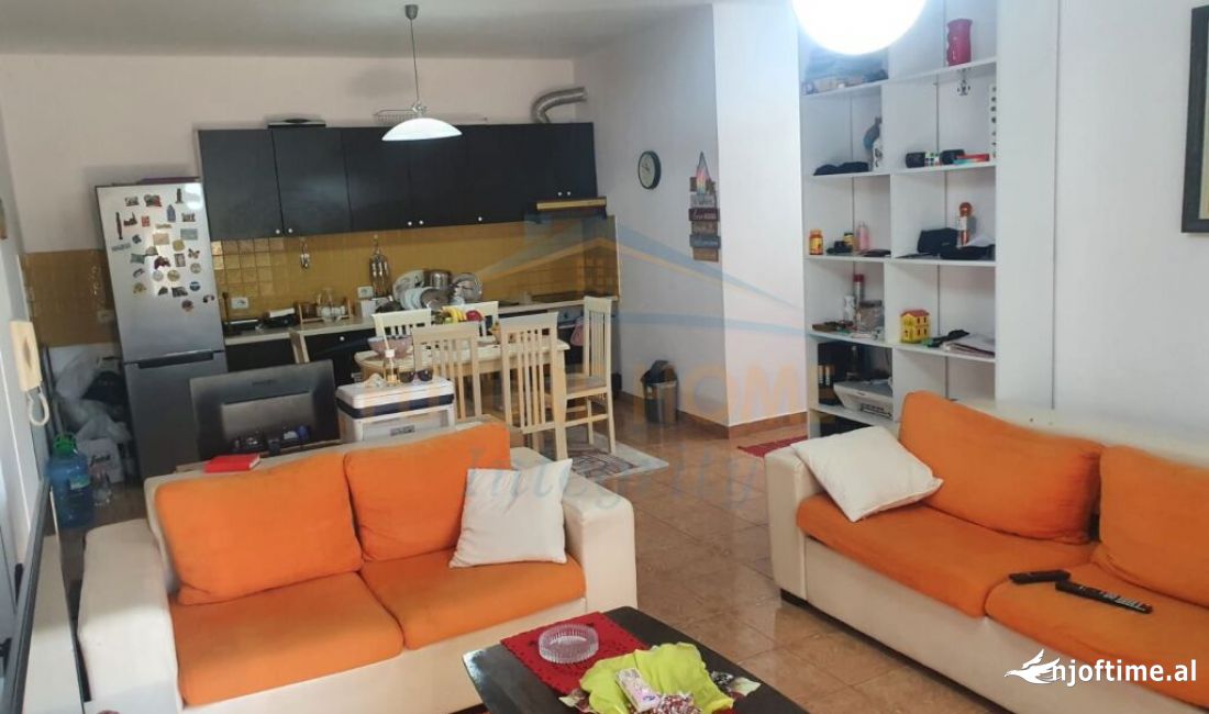 Shtepi me qera Apartament ne Tirane, 2+1, Mobilimi E mobiluar, Pagesa 600  Euro.