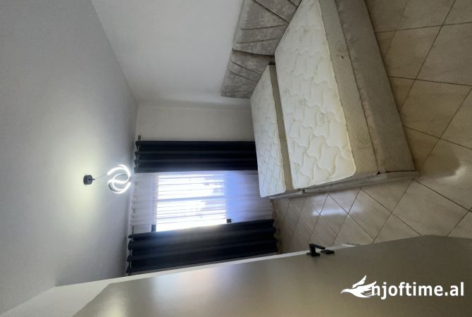 Shtepi me qera Apartament ne Tirane, 2+1, Mobilimi E mobiluar, Pagesa 600  Euro.