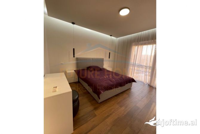 Shtepi ne shitje Apartament ne Tirane, 3+1, Mobilimi E mobiluar, Pagesa 630,000  Euro.