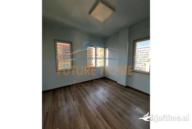 Shtepi ne shitje Apartament ne Tirane, 2+1, Mobilimi Bosh, pa mobiluar, Pagesa 260,000  Euro.