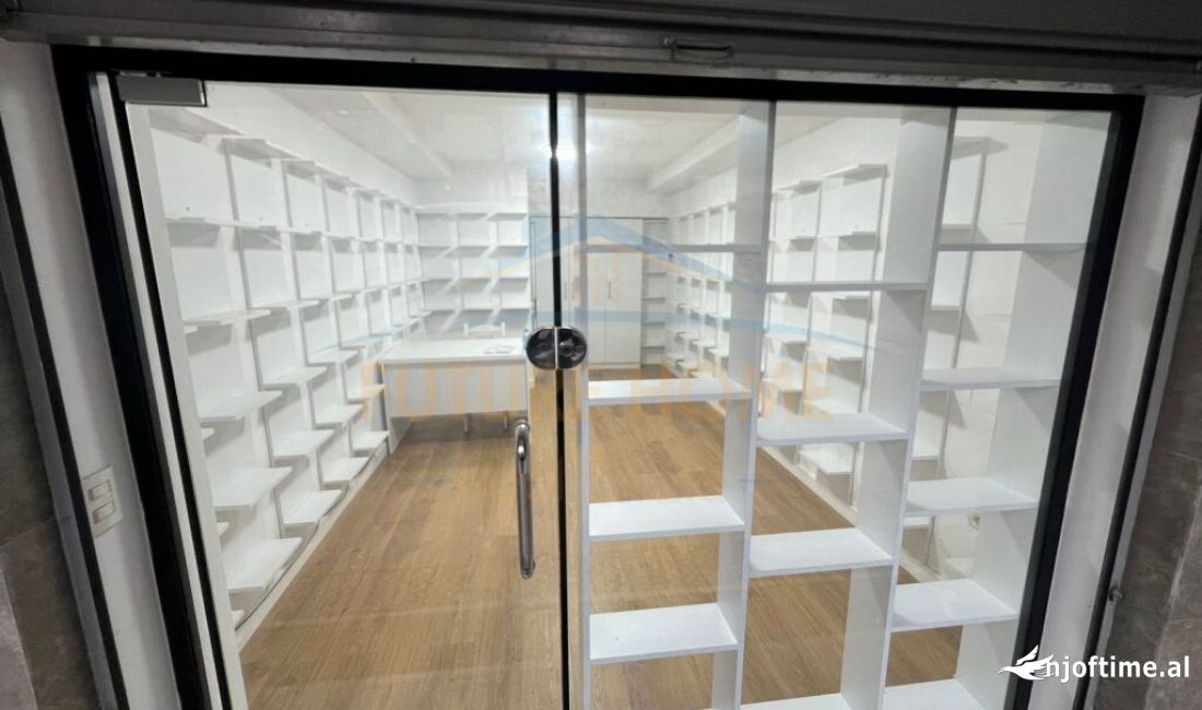 Shtepi me qera Apartament ne Tirane, Garsoniere, Mobilimi Bosh, pa mobiluar, Pagesa 500  Euro.