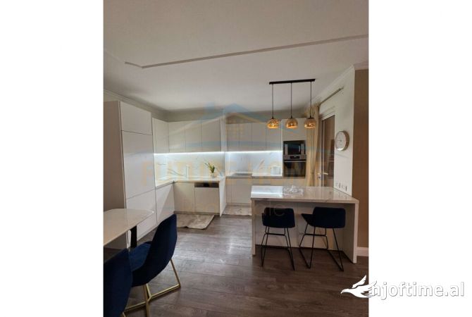 Shtepi me qera Apartament ne Tirane, 2+1, Mobilimi E mobiluar, Pagesa 1,200  Euro.