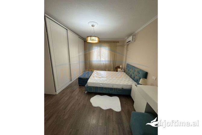 Shtepi me qera Apartament ne Tirane, 2+1, Mobilimi E mobiluar, Pagesa 1,200  Euro.