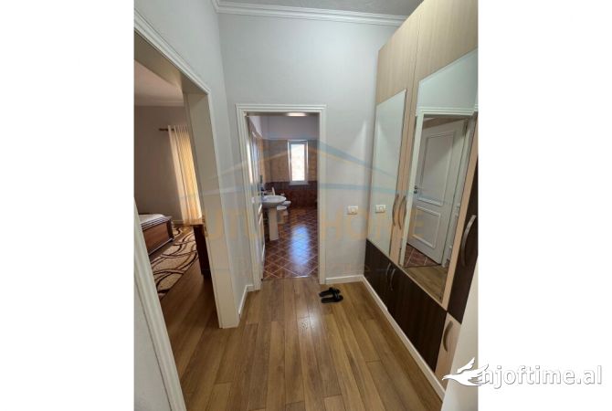 Shtepi ne shitje Apartament ne Tirane, 2+1, Mobilimi E mobiluar, Pagesa 170,000  Euro.