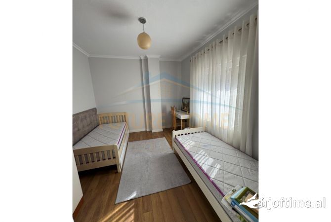 Shtepi ne shitje Apartament ne Tirane, 2+1, Mobilimi E mobiluar, Pagesa 170,000  Euro.