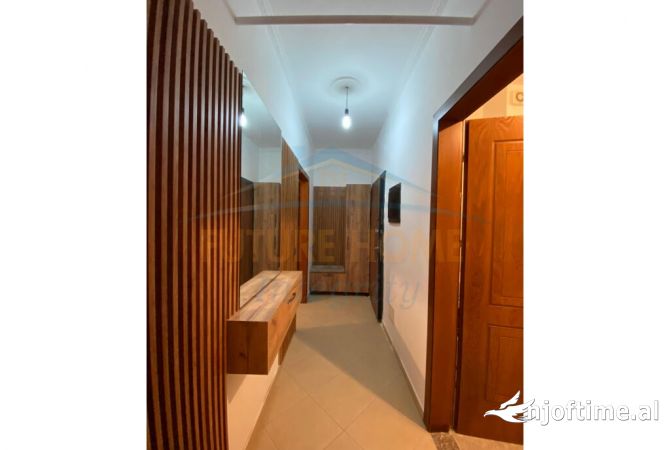 Shtepi me qera Apartament ne Tirane, 1+1, Mobilimi E mobiluar, Pagesa 400  Euro.