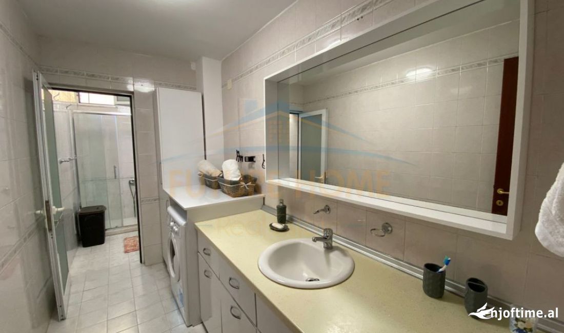 Shtepi me qera Apartament ne Tirane, 2+1, Mobilimi E mobiluar, Pagesa 700  Euro.