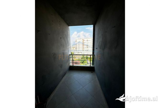 Shtepi ne shitje Apartament ne Tirane, 2+1, Mobilimi E mobiluar, Pagesa 140,000  Euro.