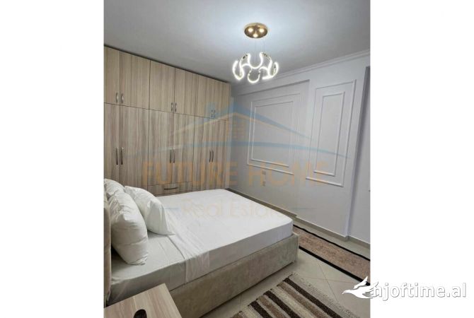 Shtepi ne shitje Apartament ne Tirane, 2+1, Mobilimi E mobiluar, Pagesa 143,000  Euro.