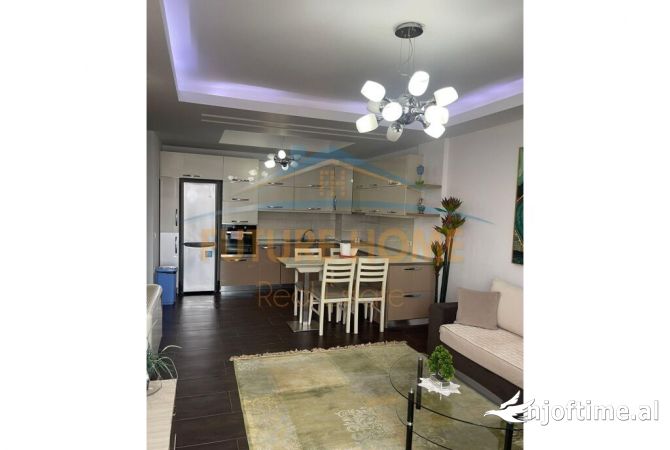 Shtepi me qera 2+1 ne Tirane - 650 Euro