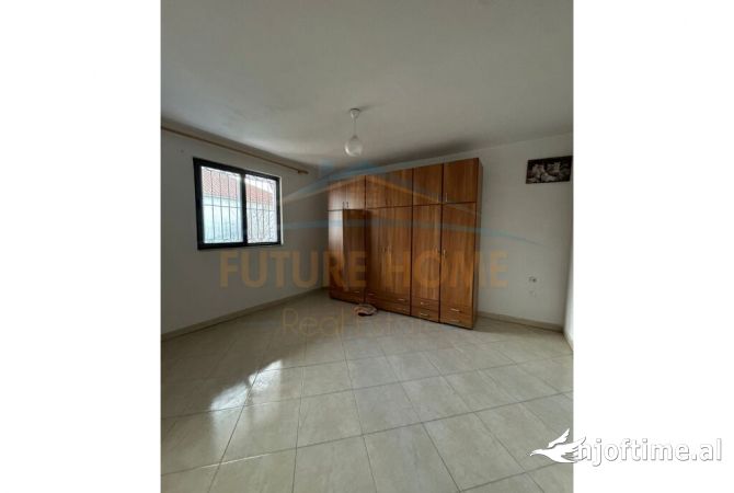 Shtepi me qera Shtepi Private ne Tirane, 1+1, Mobilimi E mobiluar, Pagesa 320  Euro.