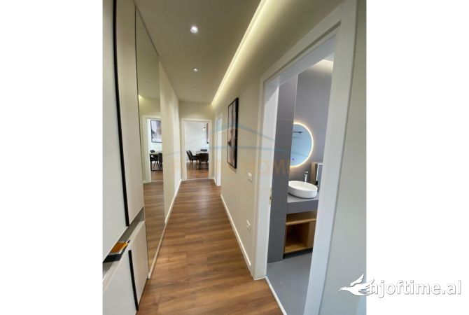 Shtepi me qera Apartament ne Tirane, 2+1, Mobilimi E mobiluar, Pagesa 950  Euro.