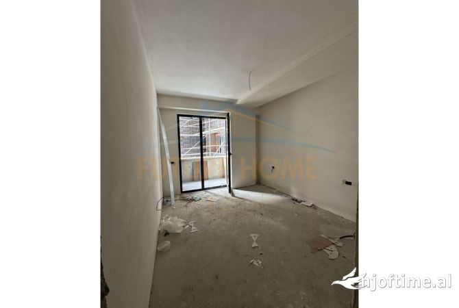 Shtepi ne shitje Apartament ne Tirane, 2+1, Mobilimi Bosh, pa mobiluar, Pagesa 116,760  Euro.