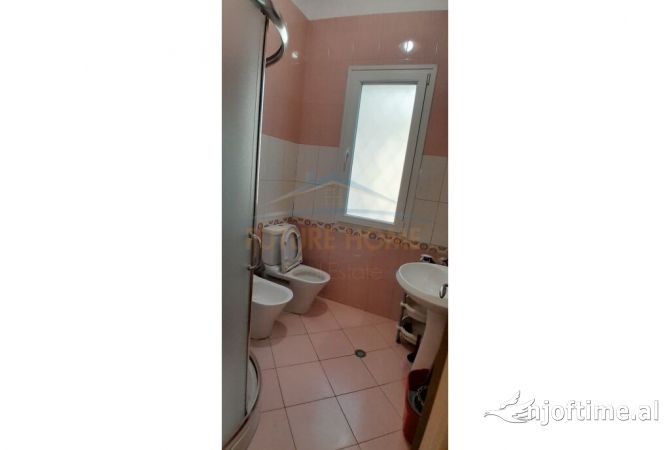 Shtepi me qera Apartament ne Tirane, 1+1, Mobilimi E mobiluar, Pagesa 650  Euro.