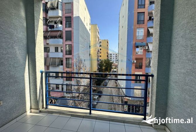 Shtepi me qera Apartament ne Tirane, 2+1, Mobilimi E mobiluar, Pagesa 500  Euro.