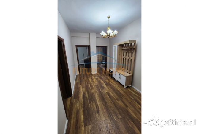 Shtepi me qera Apartament ne Tirane, 2+1, Mobilimi E mobiluar, Pagesa 700  Euro.