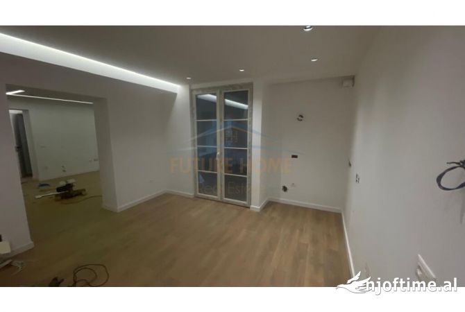 Shtepi me qera Apartament ne Tirane, 3+1, Mobilimi Bosh, pa mobiluar, Pagesa 1,200  Euro.