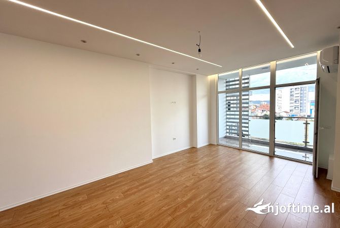 Shtepi ne shitje Apartament ne Tirane, 2+1, Mobilimi Bosh, pa mobiluar, Pagesa 348,000  Euro.
