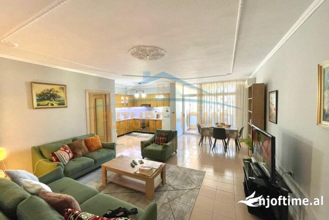 Shtepi ne shitje Apartament ne Tirane, 2+1, Mobilimi E mobiluar, Pagesa 235,000  Euro.