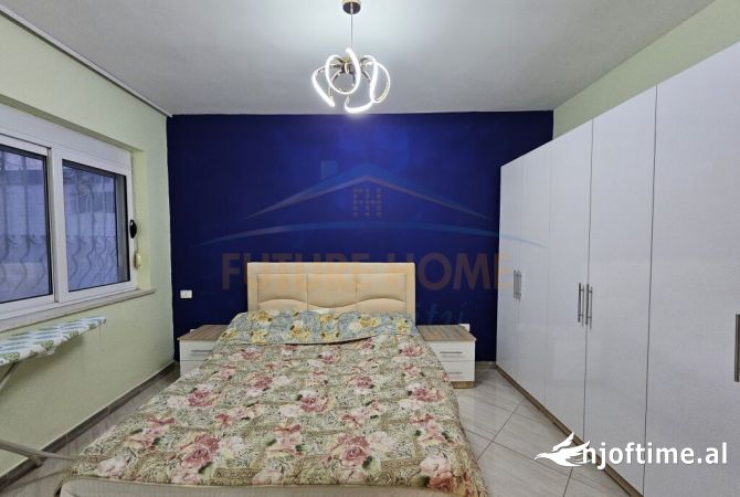 Shtepi me qera Shtepi Private ne Tirane, 4+1, Mobilimi E mobiluar, Pagesa 800  Euro.