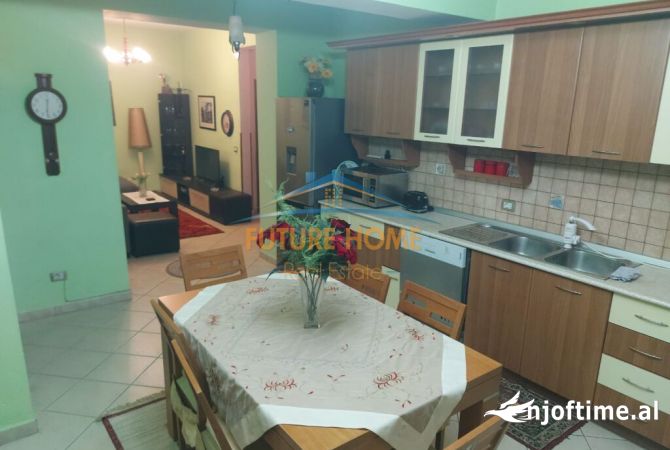 Shtepi me qera Apartament ne Tirane, 2+1, Mobilimi E mobiluar, Pagesa 500  Euro.